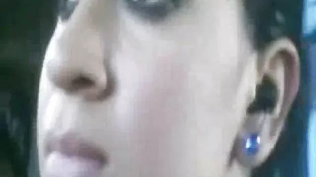 పర్ఫెక్ట్‌గా సెక్స్ మూవీస్ తెలుగు లో రూపుదిద్దుకున్న పోర్న్ స్టార్ జీనీ మేరీ సైబియన్‌ను నడుపుతోంది